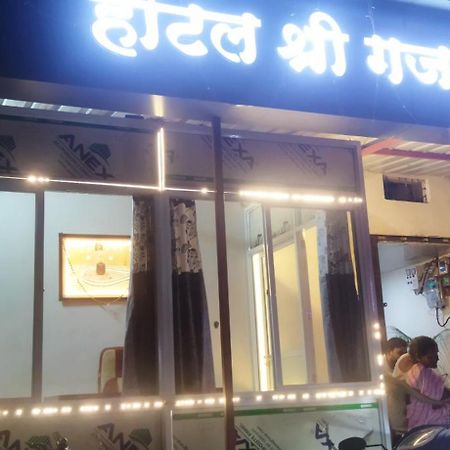 Shree Gajlaxmi Hotel Walking Distance From Mahakaleswar Ujaim Exterior foto