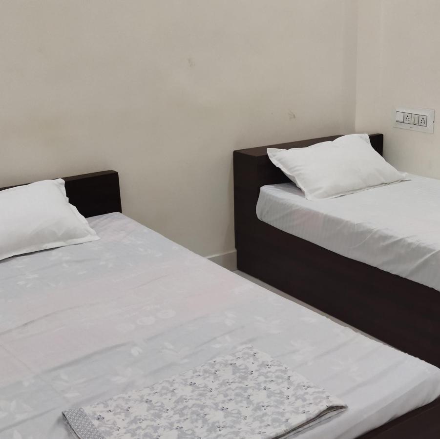 Shree Gajlaxmi Hotel Walking Distance From Mahakaleswar Ujaim Exterior foto