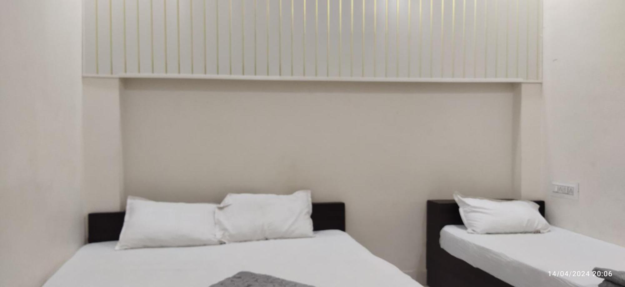 Shree Gajlaxmi Hotel Walking Distance From Mahakaleswar Ujaim Exterior foto